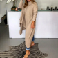 Damski sweter z nieregularnym golfem z dzianiny w stylu casual