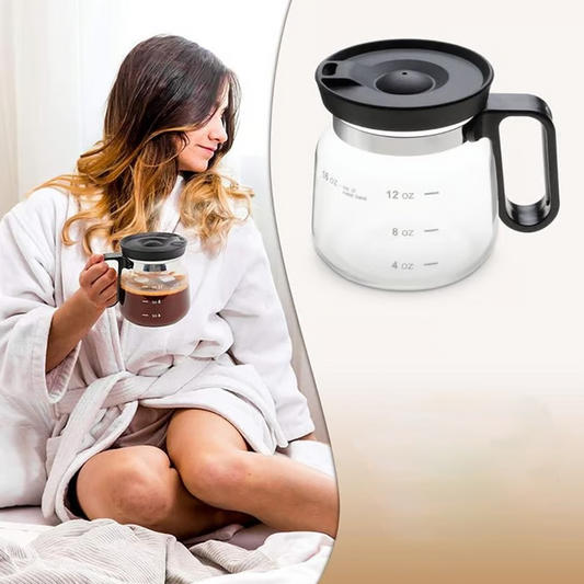 Szklany kubek do kawy z pokrywką